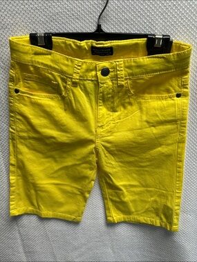 Bright Yellow Lightweight 5 pocket Cotton Shorts. Adjustable waist. NWT